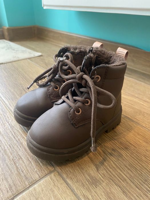 Обувки и боти за момче 22,23 номер