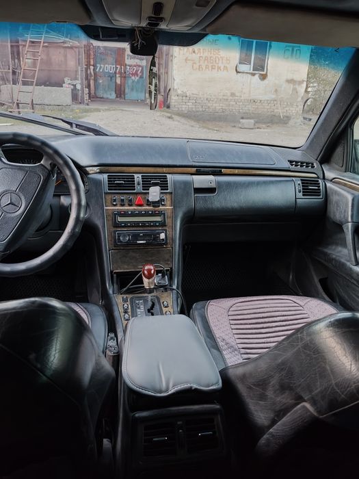 Мерседес 210 3.2