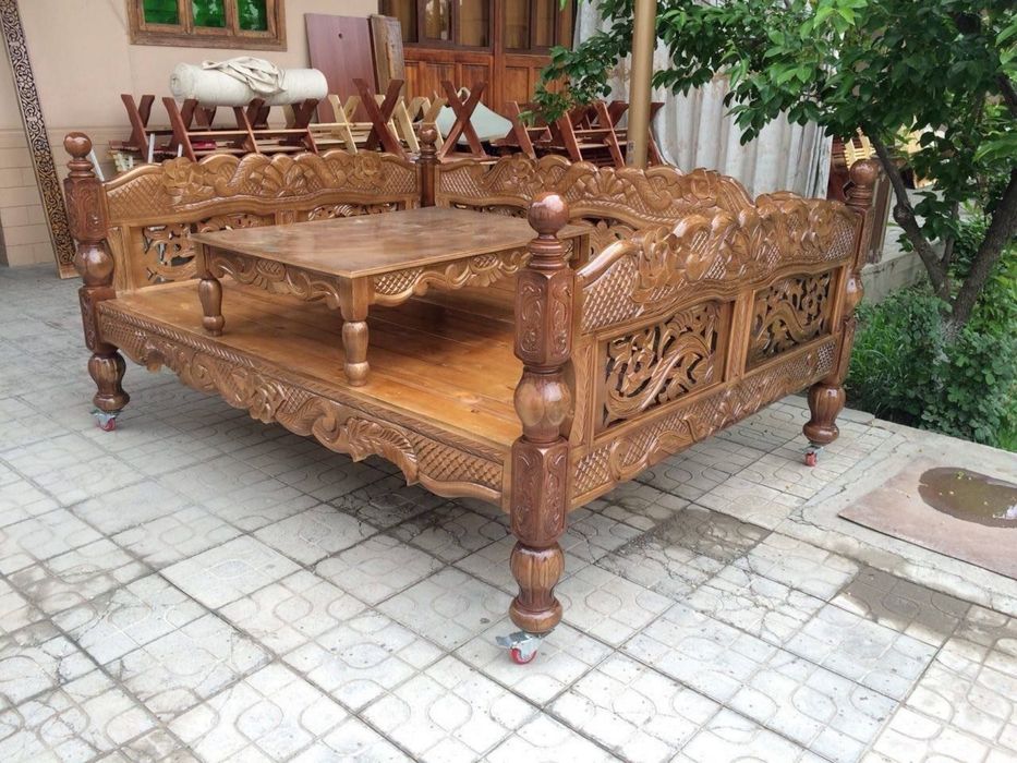 Сури тарчан карават