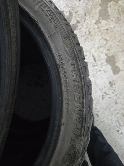 Продам шины зимние green max