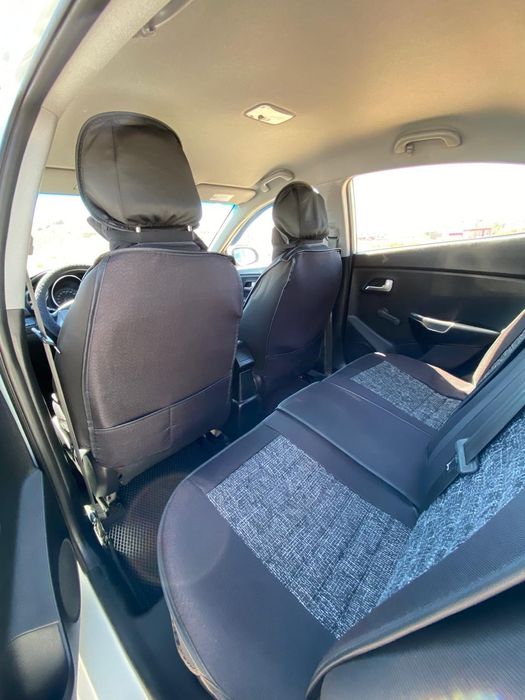 Продается  Kia Rio, 2015 года