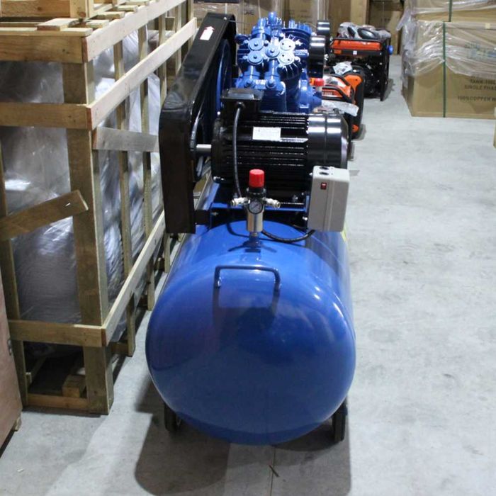 Професионален бутален компресор за въздух 500л, 12.5 бара, 1200 л/мин