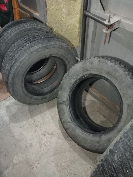 Шины 265/65/17 продам