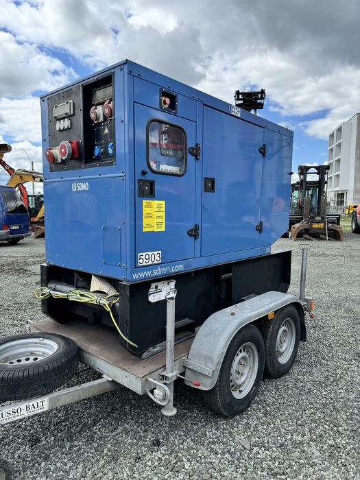 Închiriez generator 66KVA Trifazic pe platfroma