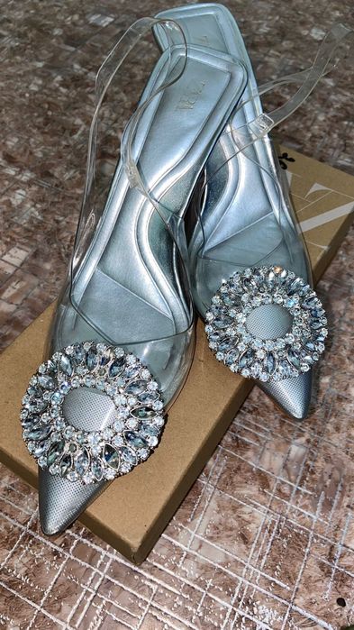 Туфли нарядные красивые