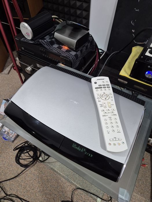 Bose AV18 Consola in stare perfecta