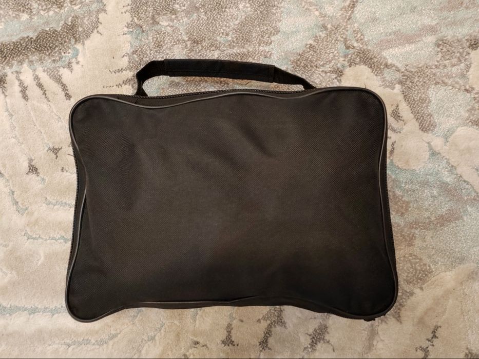 Vand Softbox pliabil 60x60 cm
Totul impecabil si complet asa cum a fos