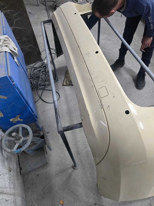 Продавам задна броня мерцедес Е класа w212