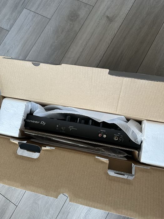 DJ контролер Pioneer FLX-4 + слушалки