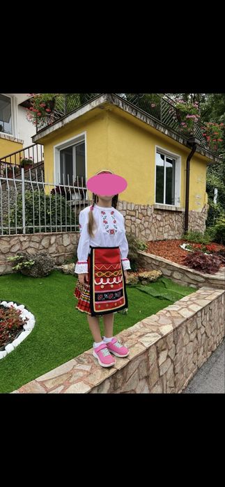 Детска вълнена носия+кожени цървули.