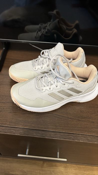 Маратонки ,,Adidas”,като нови