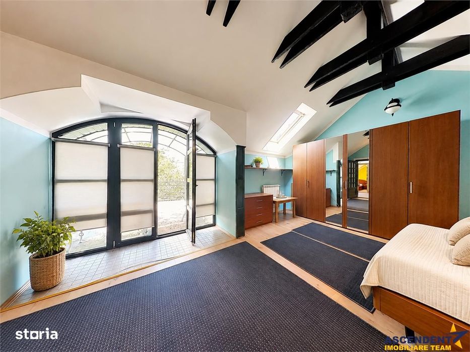 Vila individuala, arhitectura aparte, garaj, terasa,  balcon, Semicent