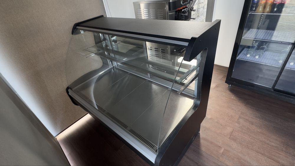 Холодильник витринный, для напитков