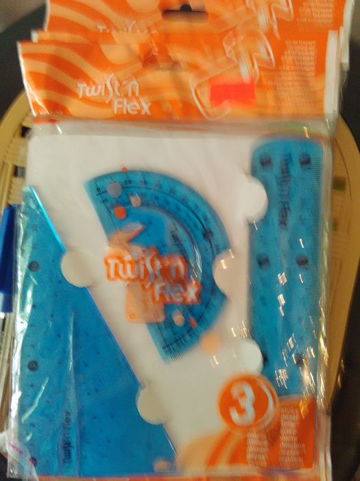 Ученически пособия,канцел.материали