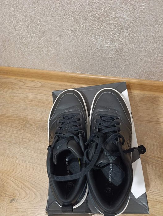 Маратонки Adidas