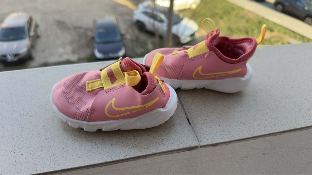 Обувки за момиче