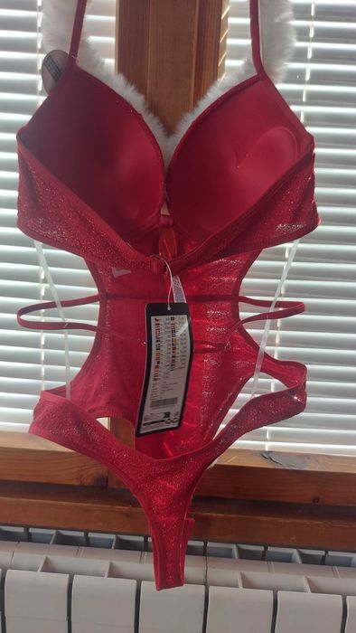 Секси червено боди