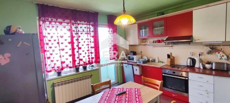 ЕКСКЛУЗИВНО! Двустаен тухлен  апартамент  под наем в кв. Трошево, на б