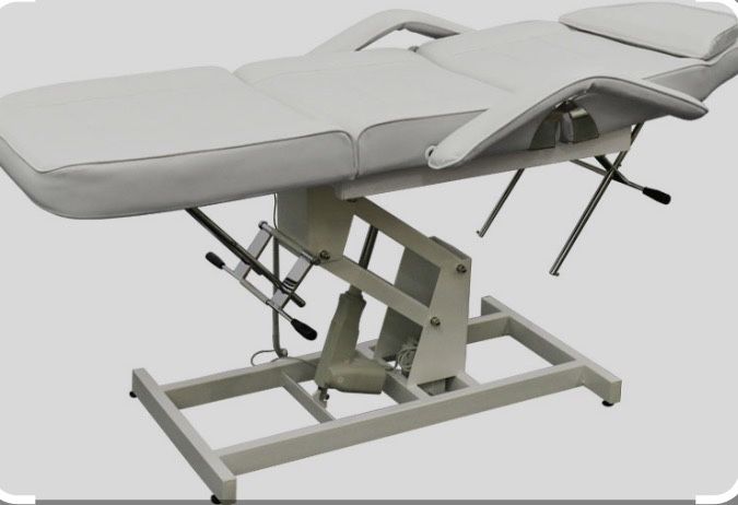 Кушетка сатылады срочно жаңа 1 ай ғана қолданыста болған бағасы 60 мың