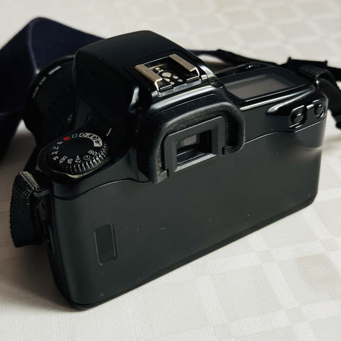 Аналогов Фотоапарат Canon EOS 1000FN