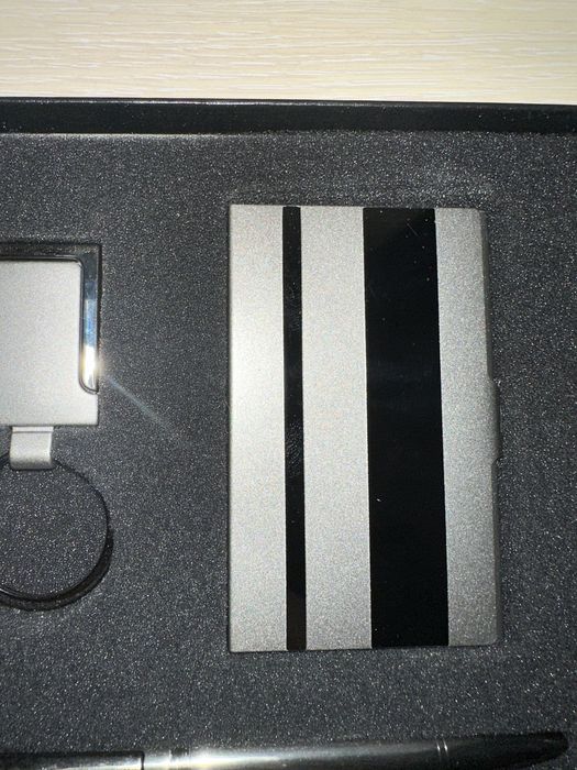 Подаръчен комплект от титан