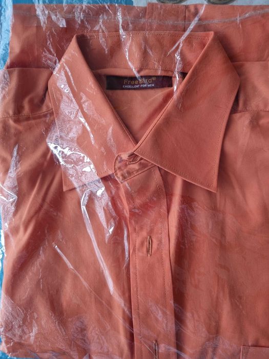 Vand 4 camasi+cravata barbat marime 39 sau M-L, noi cu eticheta