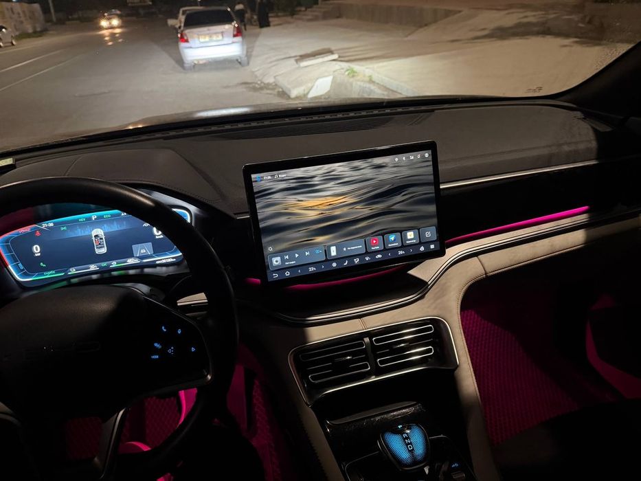 Avtomobil BYD song plus