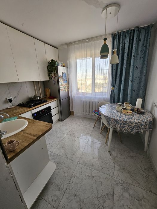 2-бөлмелі пәтер сатамын. Продам 2 - комнатную квартиру