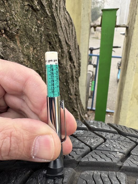 Зимни гуми 205/60/16 с ламаринени джанти