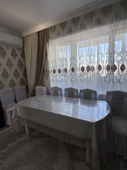 Стол со стульями