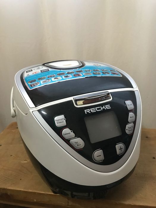 Мультиварка RECKE МС-150. 5 литров. 900 Ватт