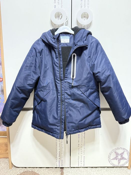 Продается куртка темно-синего цвета б/у (рост 146)