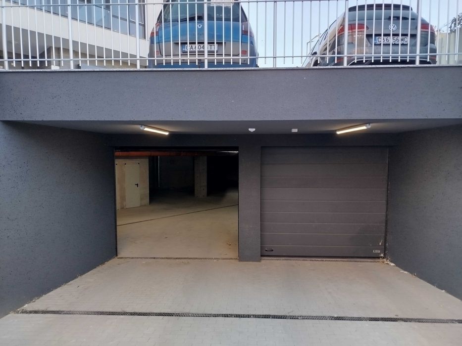 Дава се под наем Гараж / Паркомясто в София, Дружба 1 - 19 кв.м за 127.5 € - Снимка #3