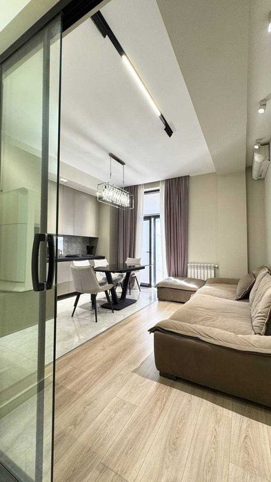 Квартира с мебелью и техникой в ЖК Саларис, 80 м²