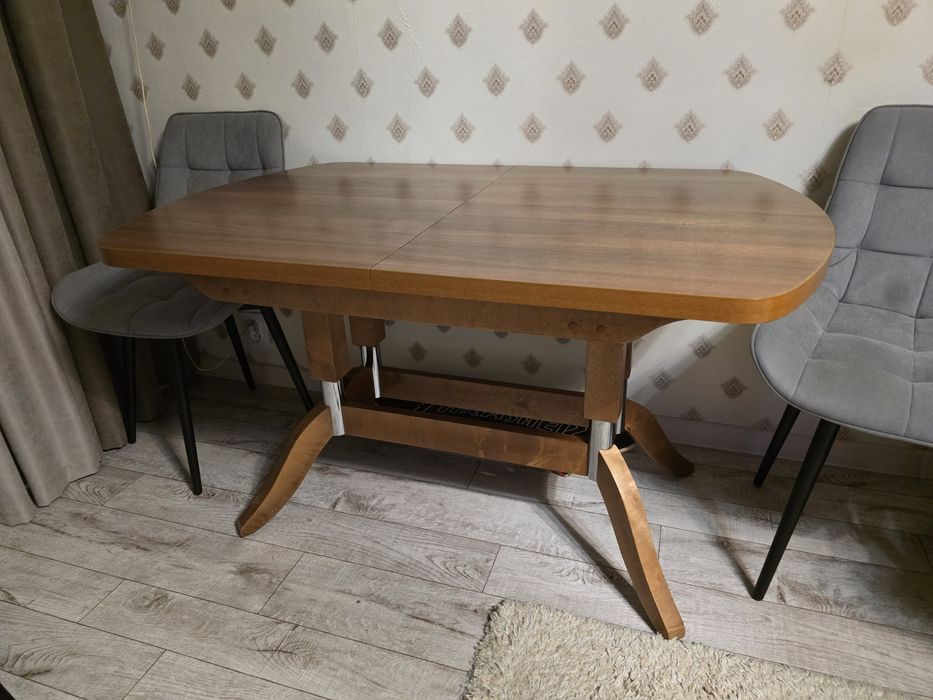 Продам кухонный стол 125*80 см.