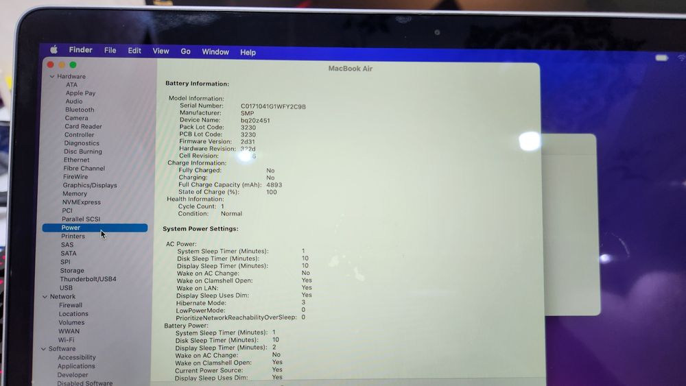 Macbook Air  i3 8/256