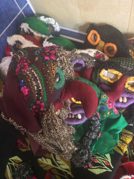 Măști tradiționale românești – lucrate manual