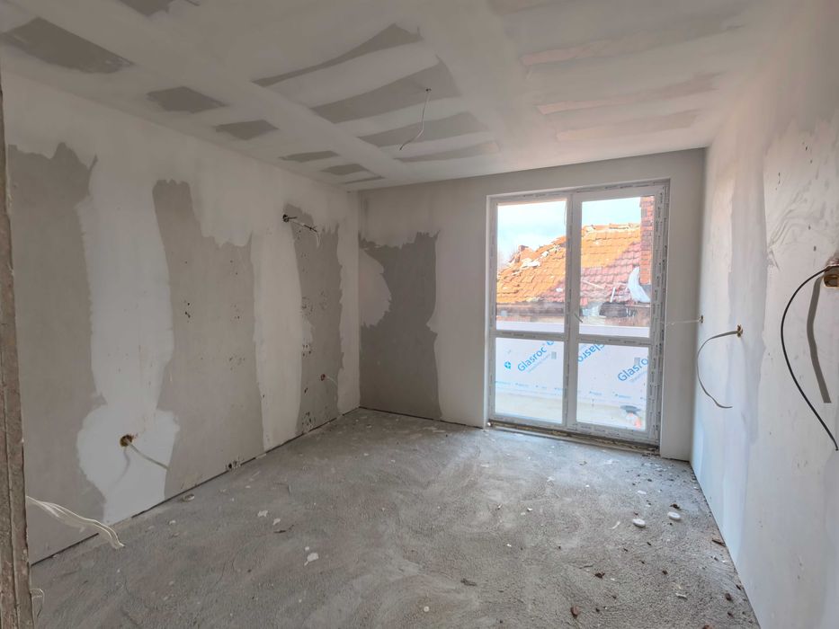 Продава се Двустаен апартамент в Ямбол, Център - 71 кв.м за 612 €/кв.м - Снимка #3