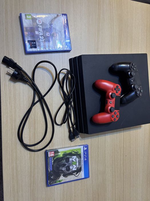 Vand PS4 pro, 1TB, 2 joystick-uri, + jocuri, cabluri originale