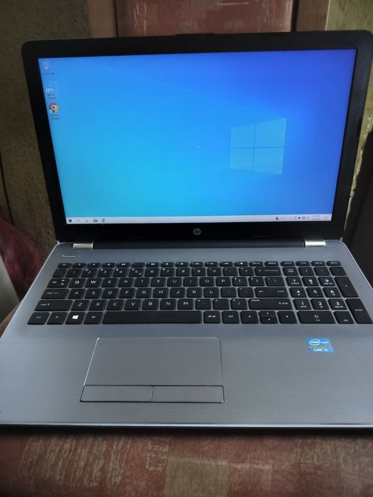 Laptop Hp 250 G6 ( i5 gen 7 ,8 gb ddr4 ssd)