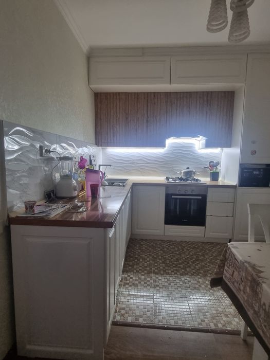 Продам стройный кухный гарнитур