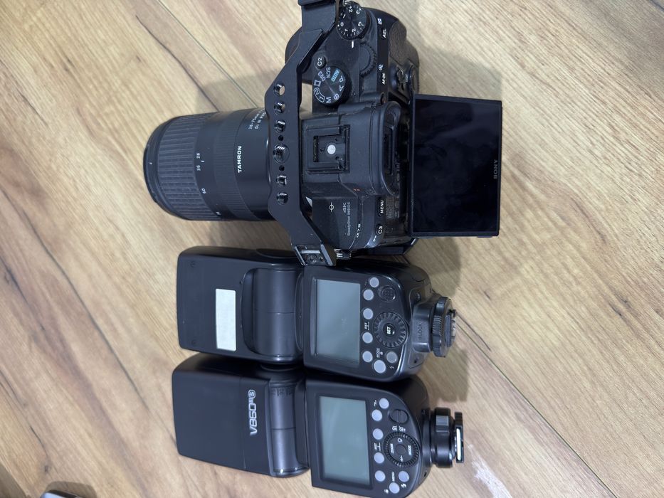 Sony a7 III bundle ( obiectiv tamron 28-75 , stative + blitz godox , trepied )