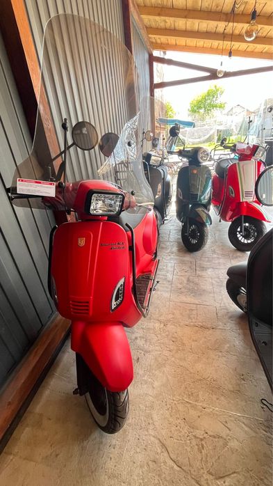 Scutere de vânzare, de la 1000€, permis B/AM, cască inclusă Scuter 50cc / electric, nou, de la 1300€ negociabil