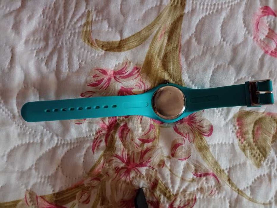 LED часовник и ICE часовник в отлично състояние на ниска цена