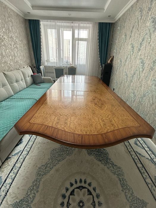 Продам итальянский стол