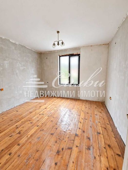 Продава се Етаж от къща в Шумен, Център - 81 кв.м за 1297 €/кв.м - Снимка #2