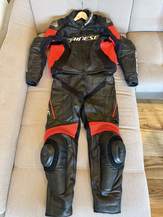 Costum moto dainese marimea 56