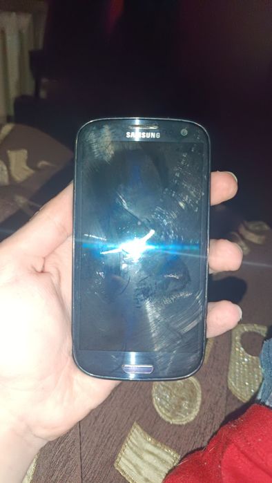 Продам телефоны Samsung и redmi