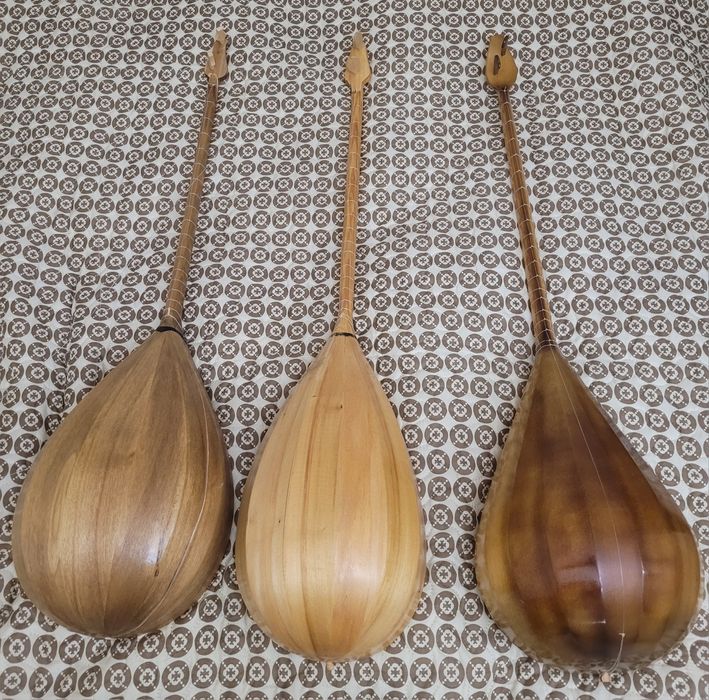 Продам музыкальный инструмент Домбыра