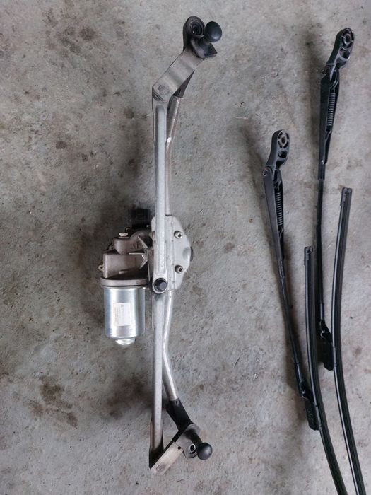 Ansamblu stergatoare / Grila stergatoare Skoda Fabia 2 model 2007-2014